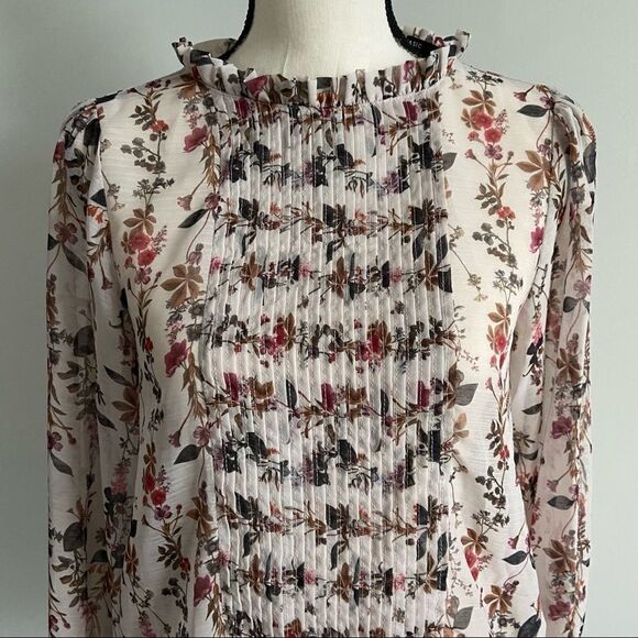 Zara Dainty Floral Bell Sleeve Top - Picture 8 of 11